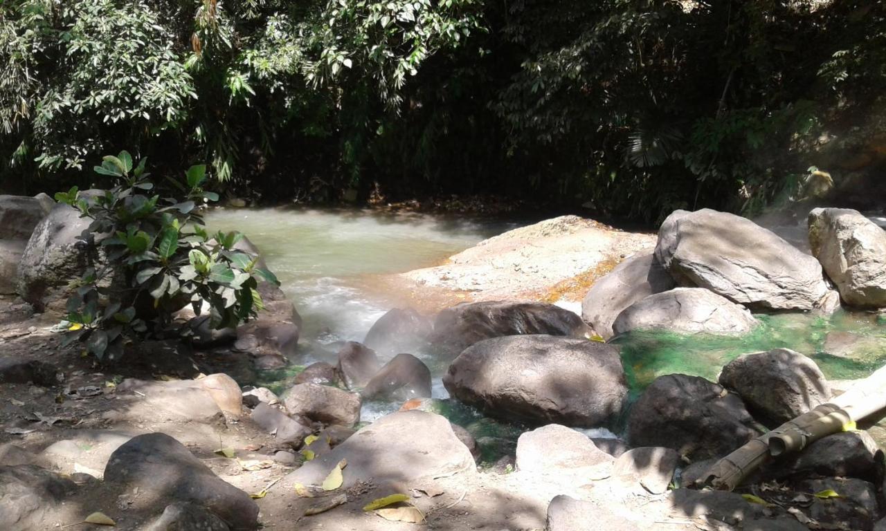 Kristian Homestay Bajawa Bagian luar foto