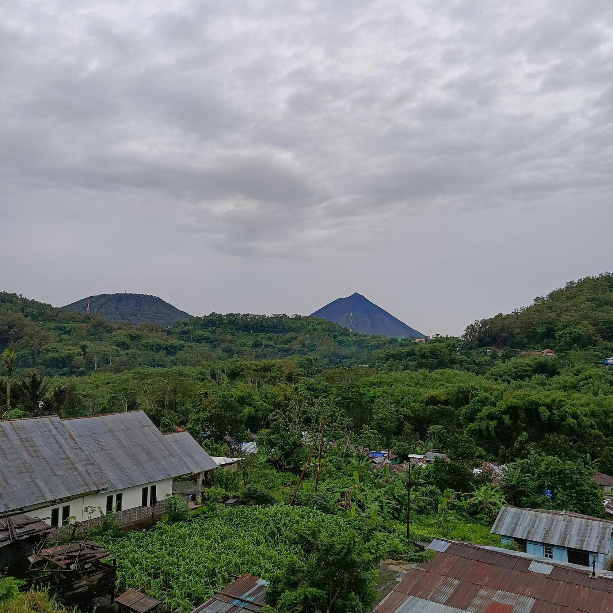 Kristian Homestay Bajawa Bagian luar foto